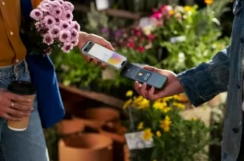 Apple announces contactless payments via new iPhones